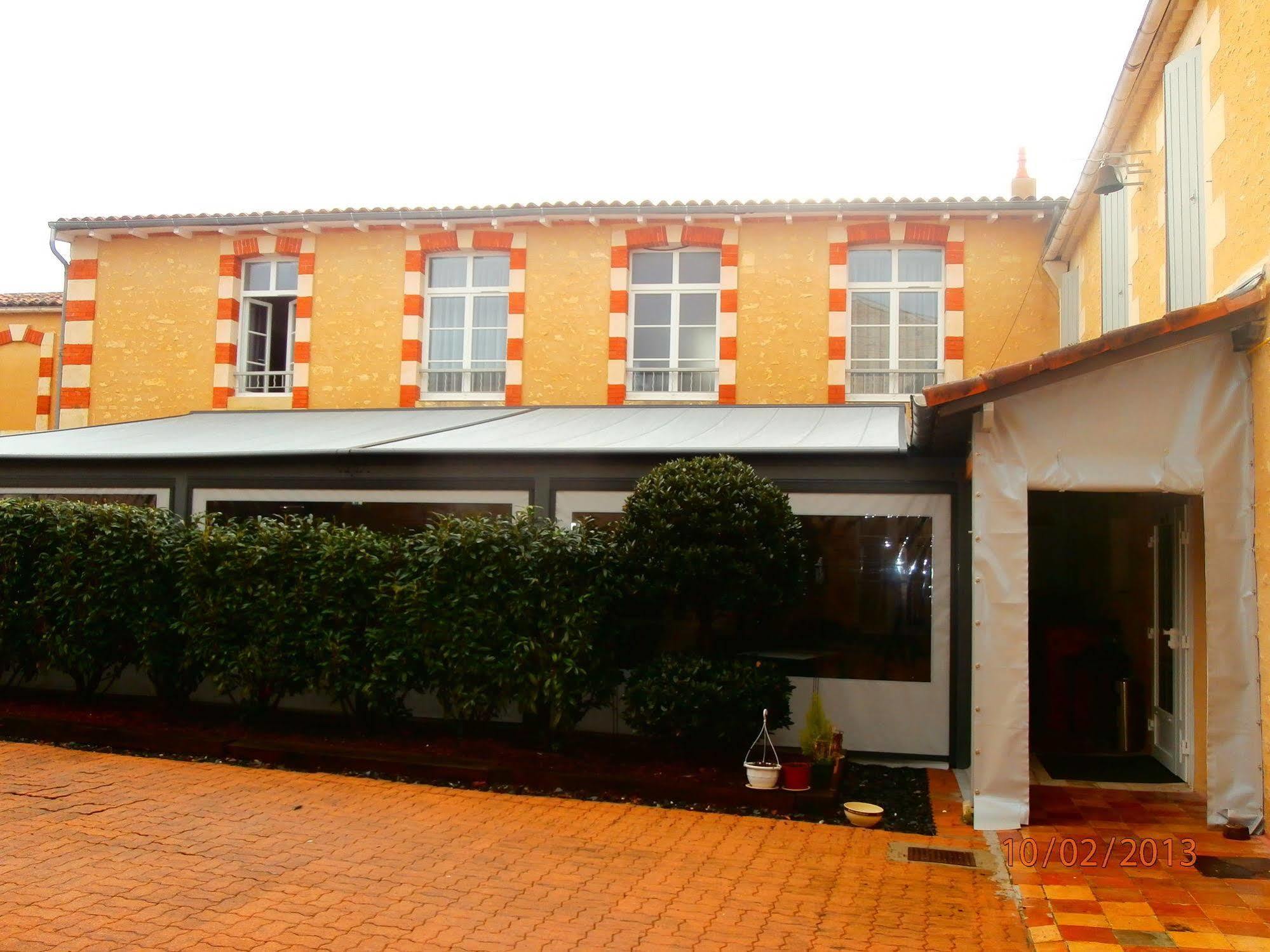 Cit'Hotel Le Commerce Saujon Exterior photo