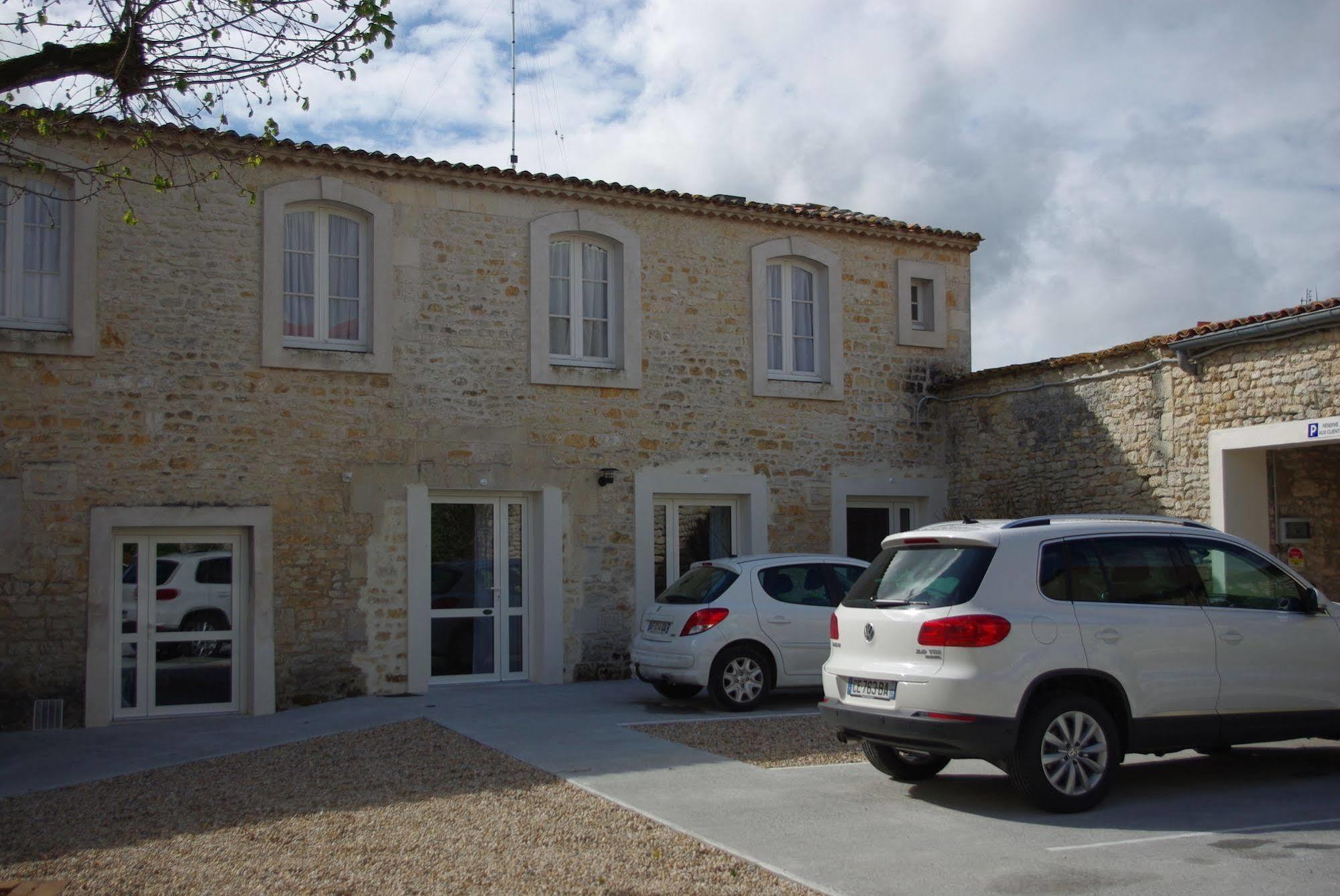 Cit'Hotel Le Commerce Saujon Exterior photo
